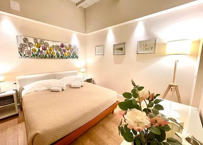 Cozy Santa Maria Novella Uffizi Duomo 2Beds-2Baths